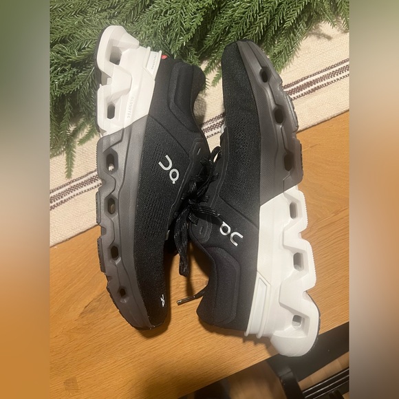 On Cloudflyer 5 shoes men size 8.5 - Picture 1 of 7